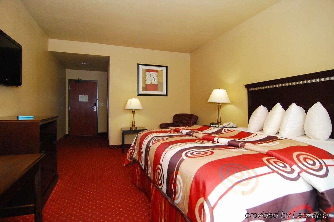 Quality Inn & Suites Buda Pokój zdjęcie