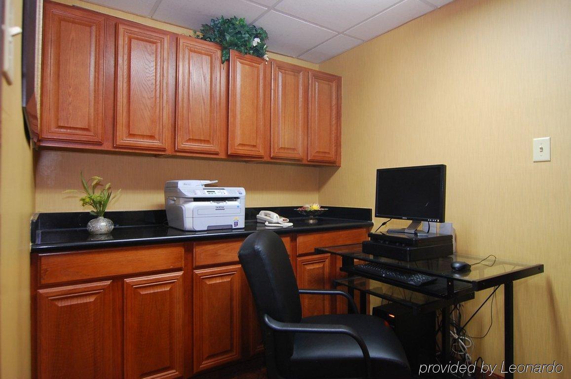 Quality Inn & Suites Buda Udogodnienia zdjęcie